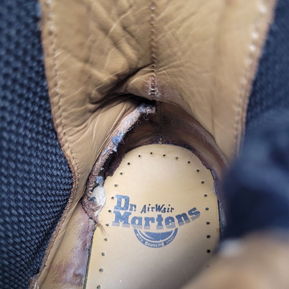 Dr. Martens Doc Boots Womens 9 Black Smooth Leather 2976 Chelsea Distressed 90s - Picture 9 of 12